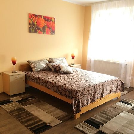 B&B Zmajevo Gnezdo 021 Sremska Kamenica Eksteriør billede