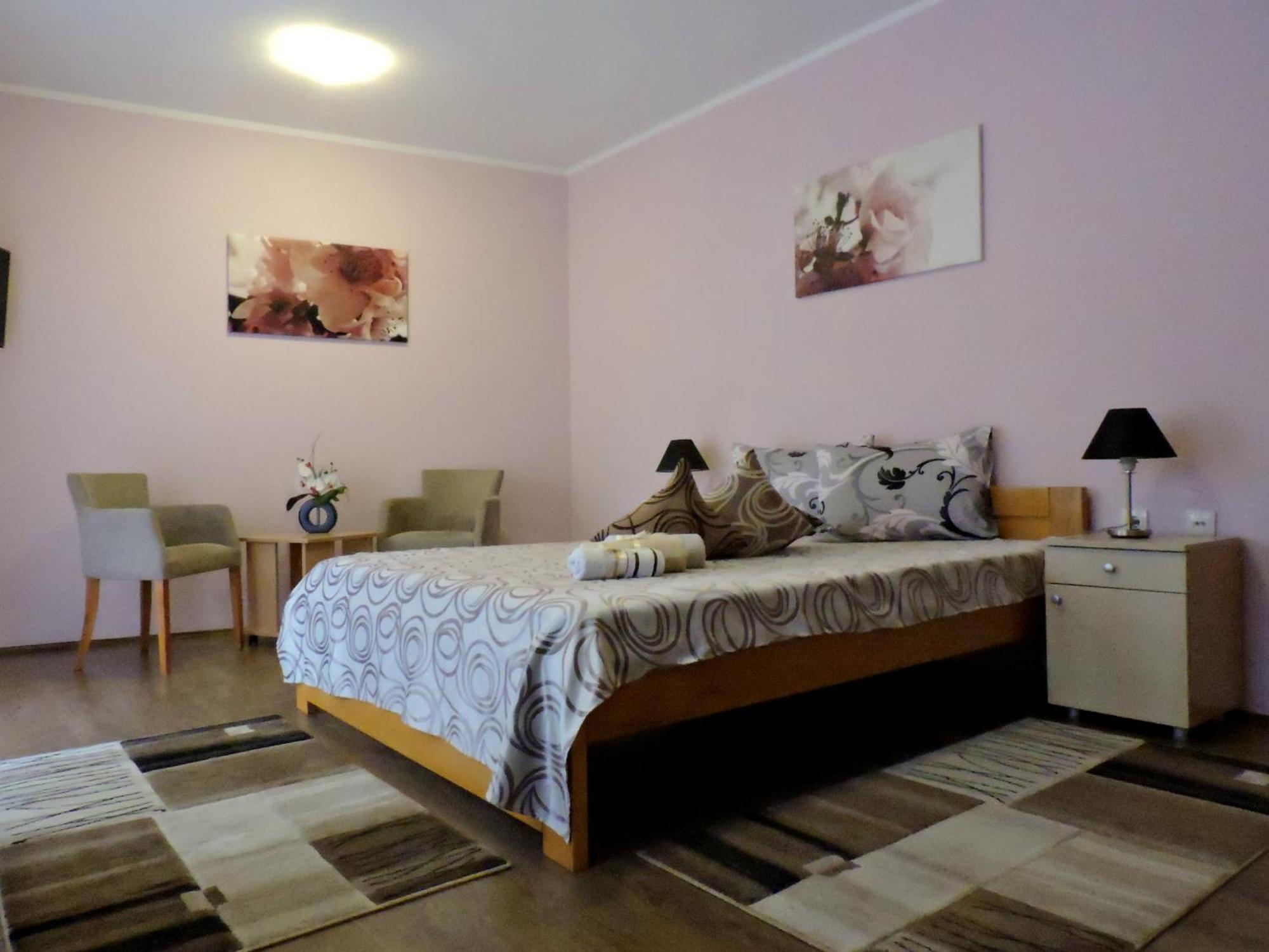 B&B Zmajevo Gnezdo 021 Sremska Kamenica Eksteriør billede