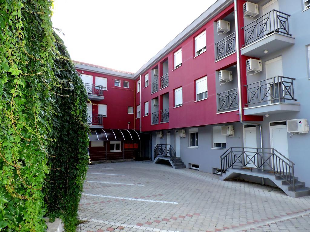 B&B Zmajevo Gnezdo 021 Sremska Kamenica Eksteriør billede