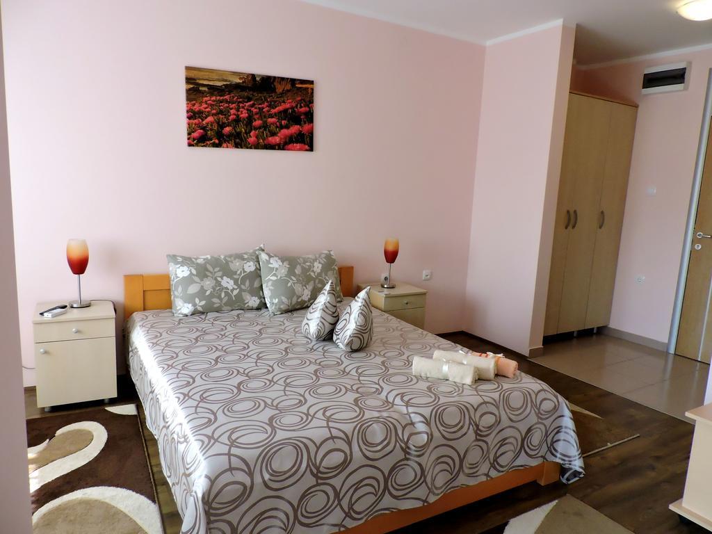 B&B Zmajevo Gnezdo 021 Sremska Kamenica Eksteriør billede