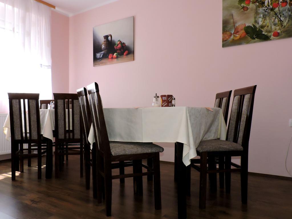B&B Zmajevo Gnezdo 021 Sremska Kamenica Eksteriør billede