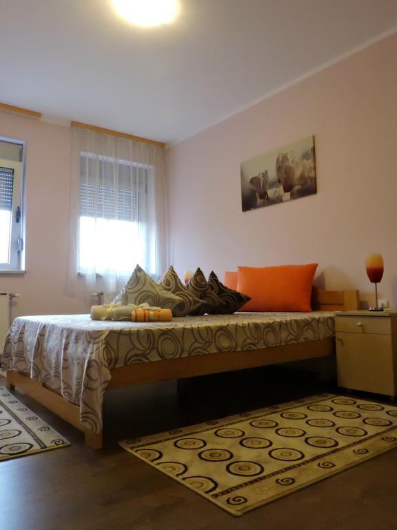 B&B Zmajevo Gnezdo 021 Sremska Kamenica Eksteriør billede